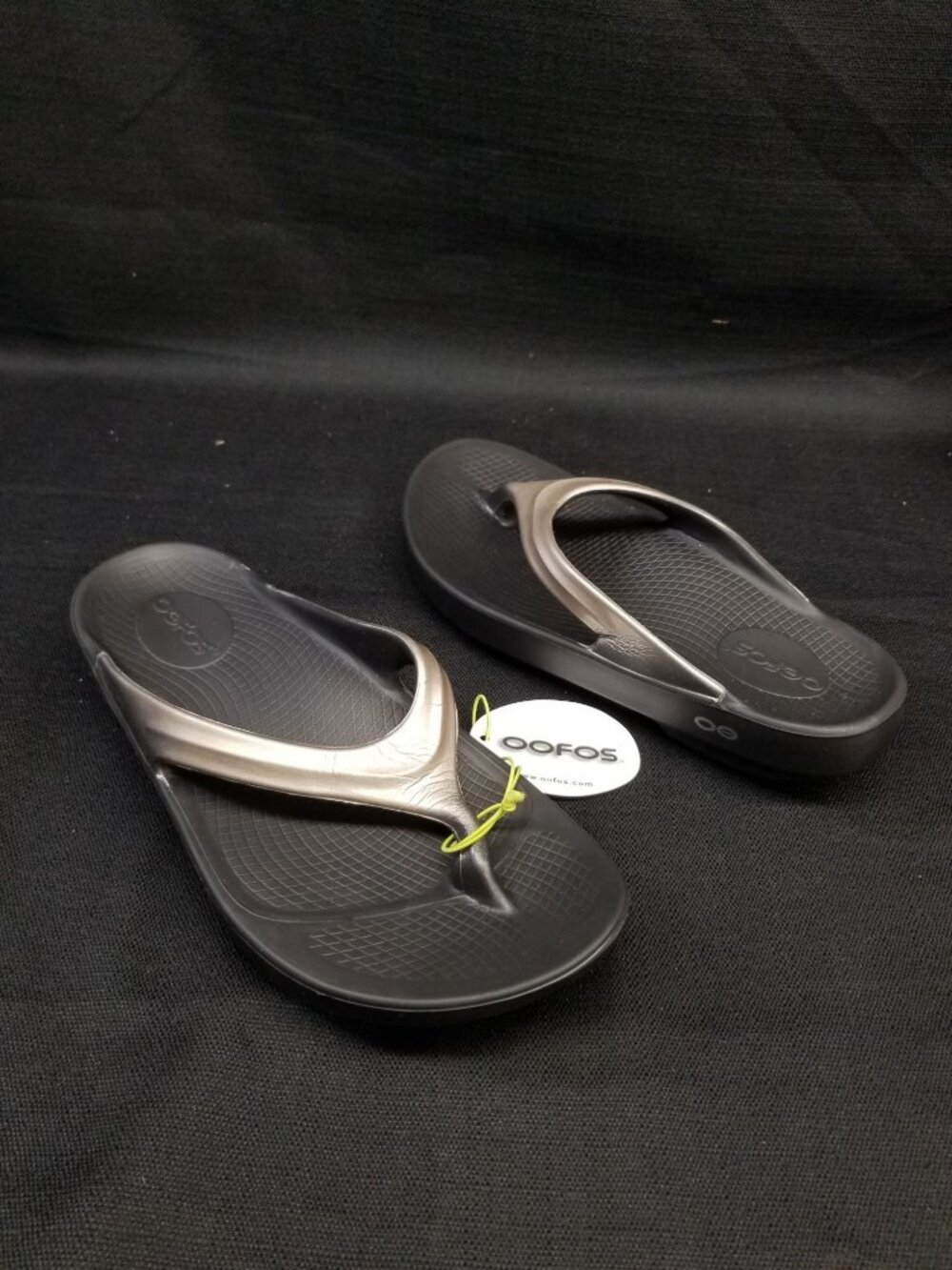 OOFOS Women's OOlala LUXE Sandal LATTE Size 6 NEW WITH TAGS!